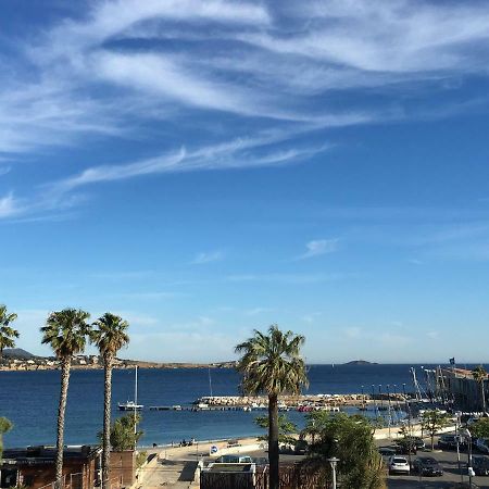 Bandol, Vue Panoramique Sur La Mer, La Plage, Le Port Esterno foto