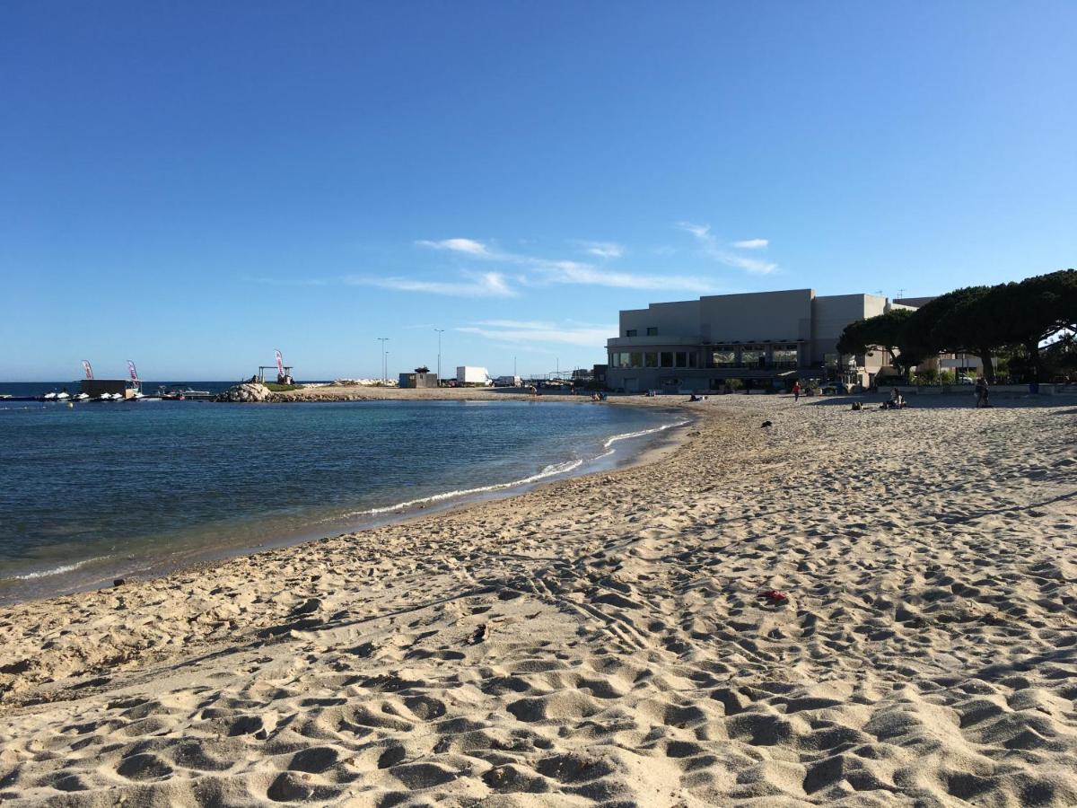 Bandol, Vue Panoramique Sur La Mer, La Plage, Le Port Esterno foto