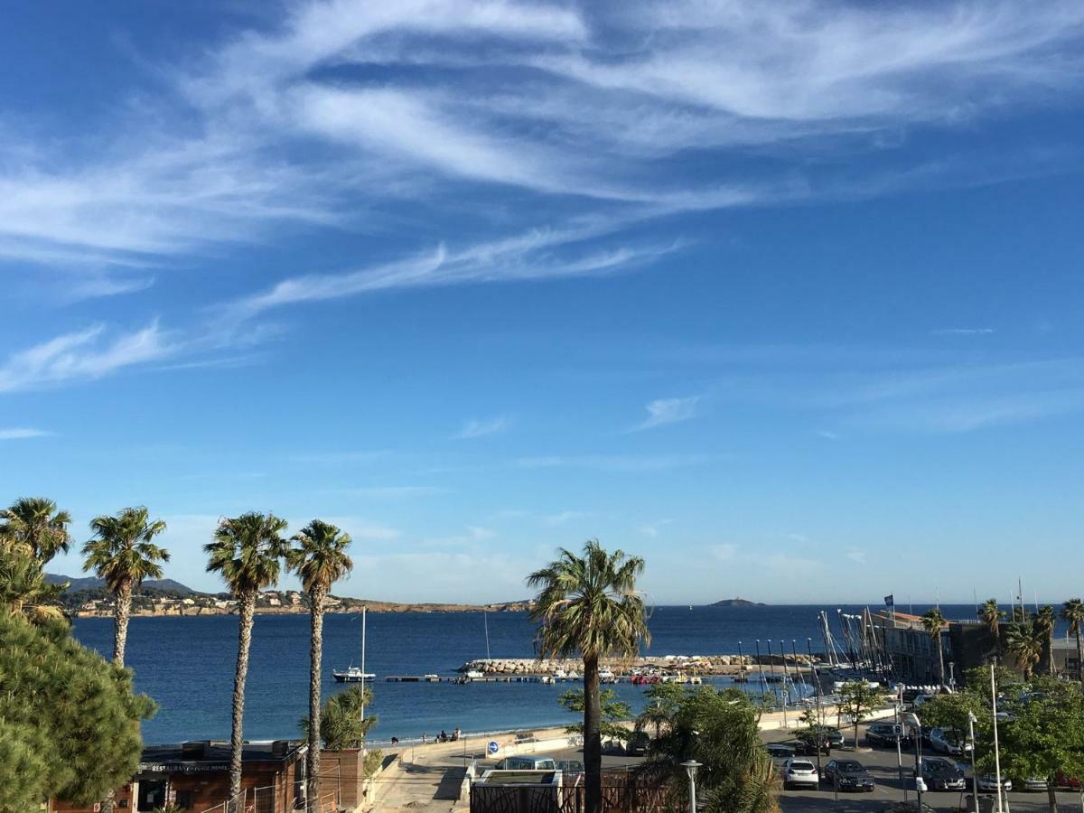 Bandol, Vue Panoramique Sur La Mer, La Plage, Le Port Esterno foto