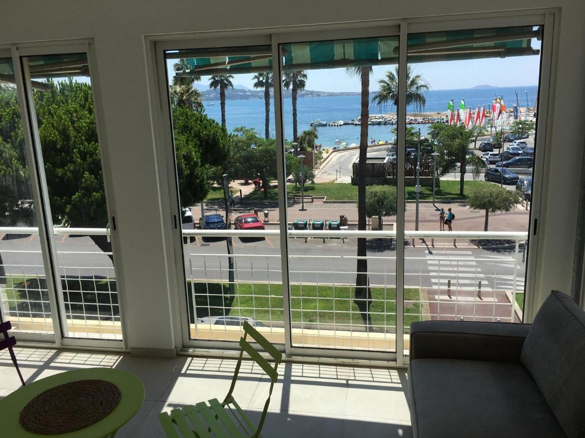 Bandol, Vue Panoramique Sur La Mer, La Plage, Le Port Esterno foto
